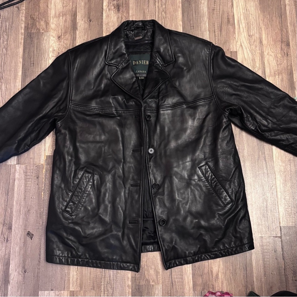 90’s Vintage Danier women Black Leather Field with detachable insulated lining